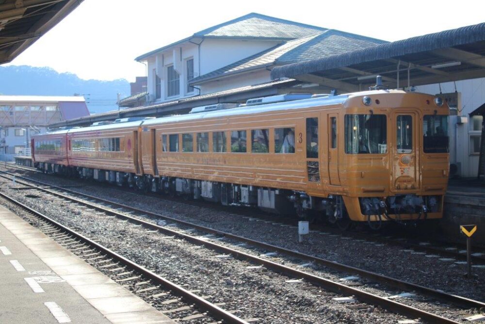 伊予灘ものがたり号
