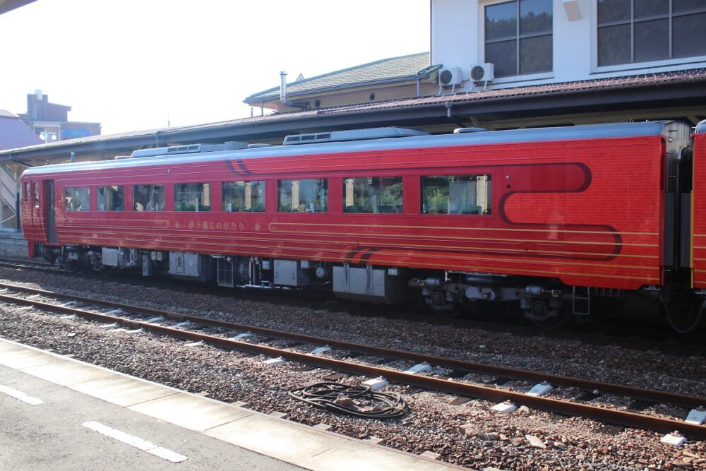 伊予灘ものがたり号