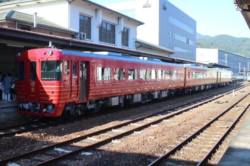 伊予灘ものがたり号