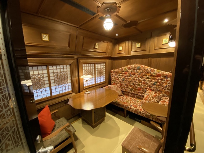 観光列車36+3車内1号車