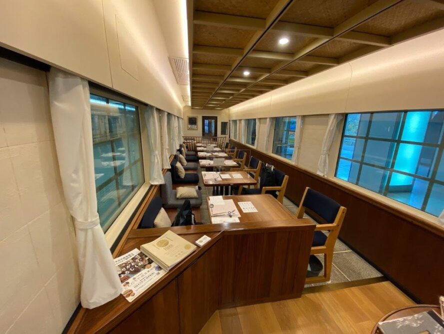 THE RAIL KITCHEN CHIKUGO車内