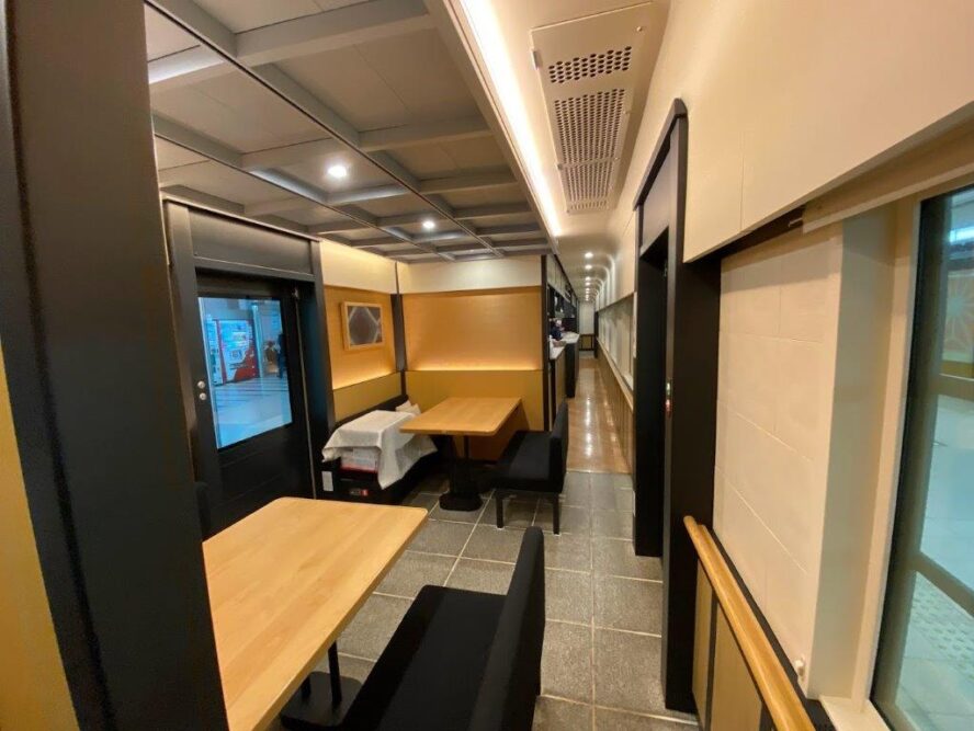 THE RAIL KITCHEN CHIKUGO車内