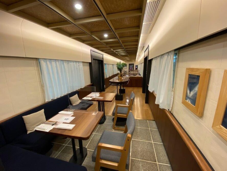 THE RAIL KITCHEN CHIKUGO車内