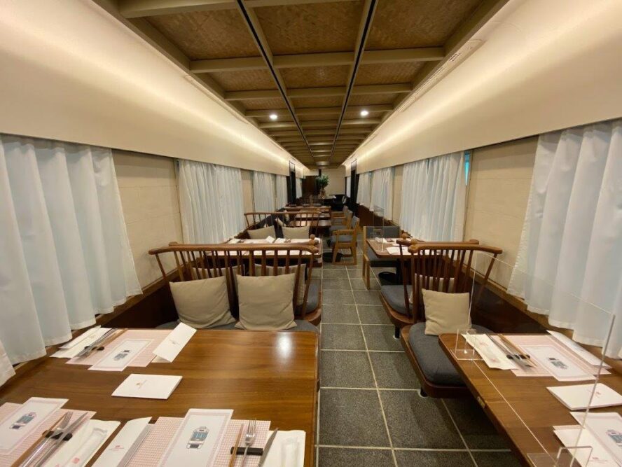 THE RAIL KITCHEN CHIKUGO車内