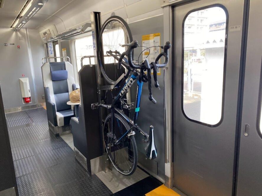 B.B.BASE号車内