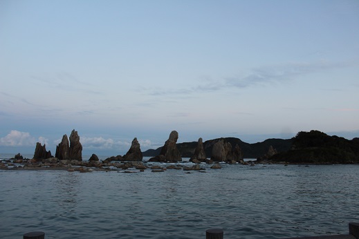 橋杭岩
