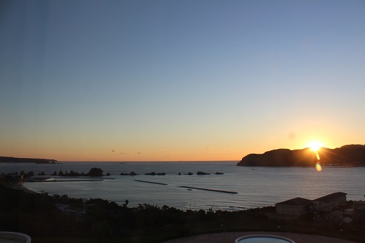 橋杭岩
