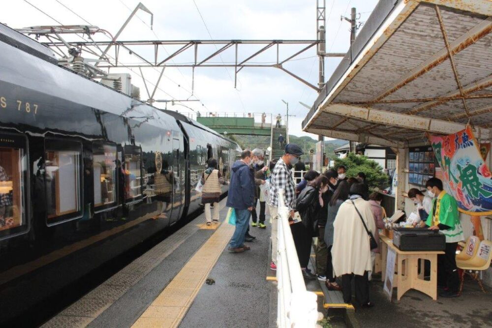 観光列車36+3牛ノ浜駅