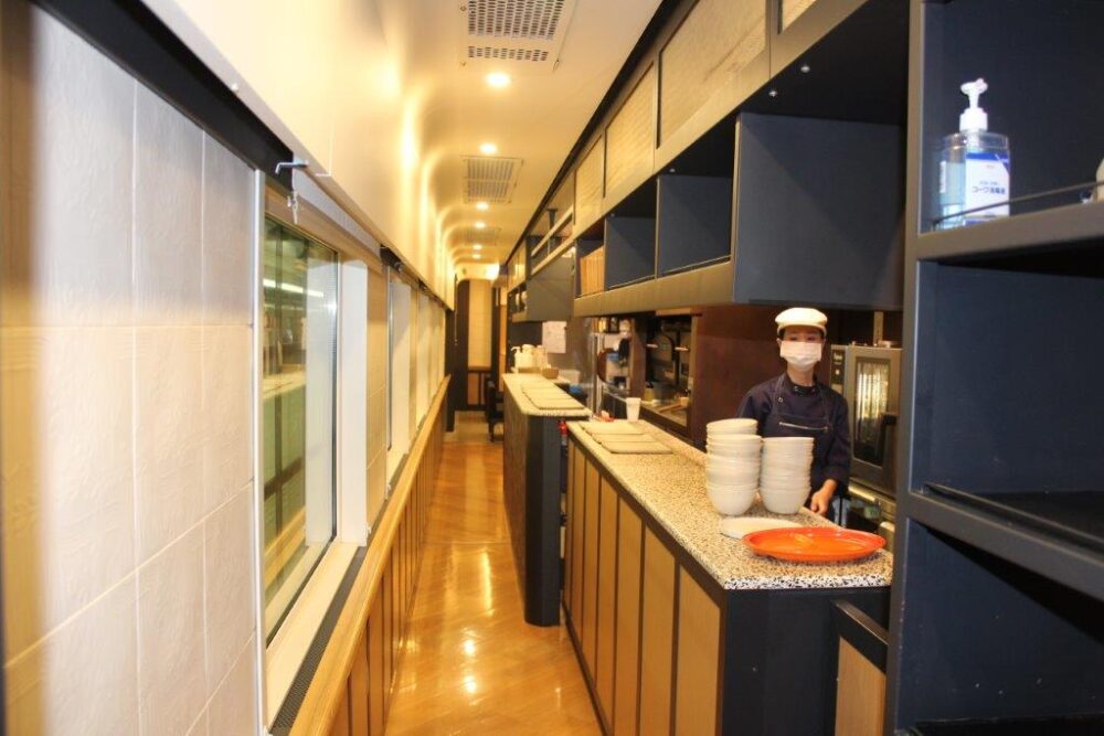 THE RAIL KITCHEN CHIKUGO車内