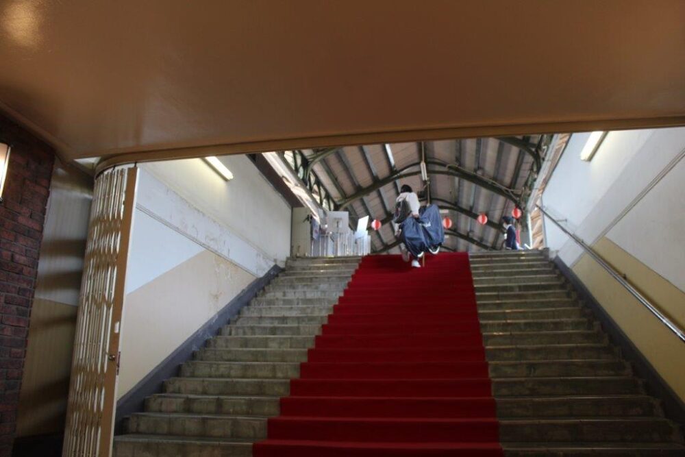B.B.BASE号車内始発駅両国