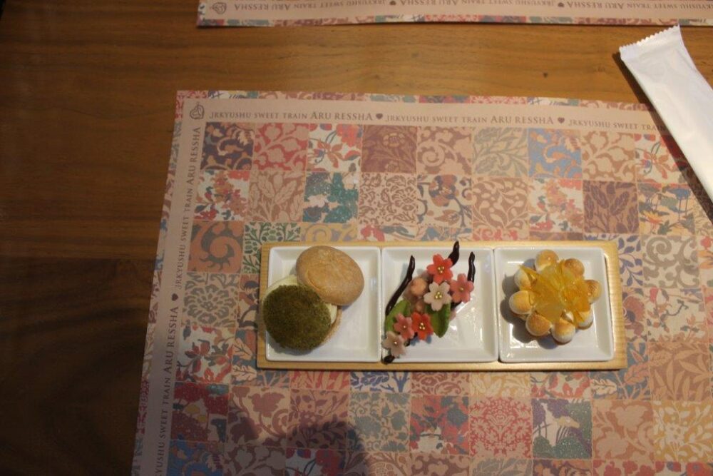 或る列車食事