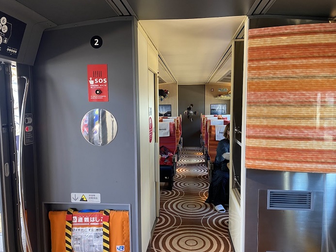 WEST EXPRESS銀河号2号車車内