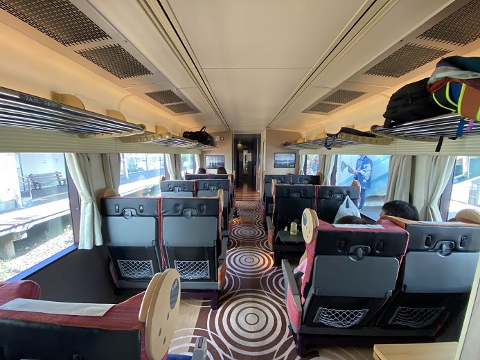 WEST EXPRESS銀河号2号車車内