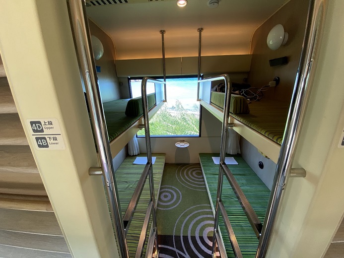 WEST EXPRESS銀河号5号車車内