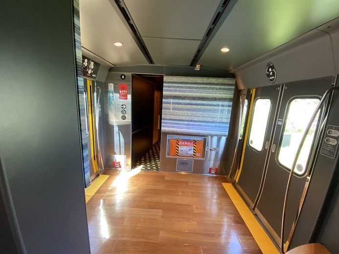 WEST EXPRESS銀河号6号車車内