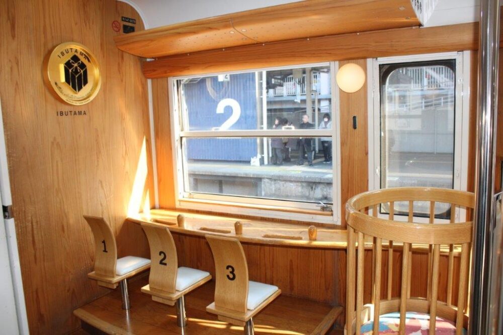 指宿のたまて箱車内の様子