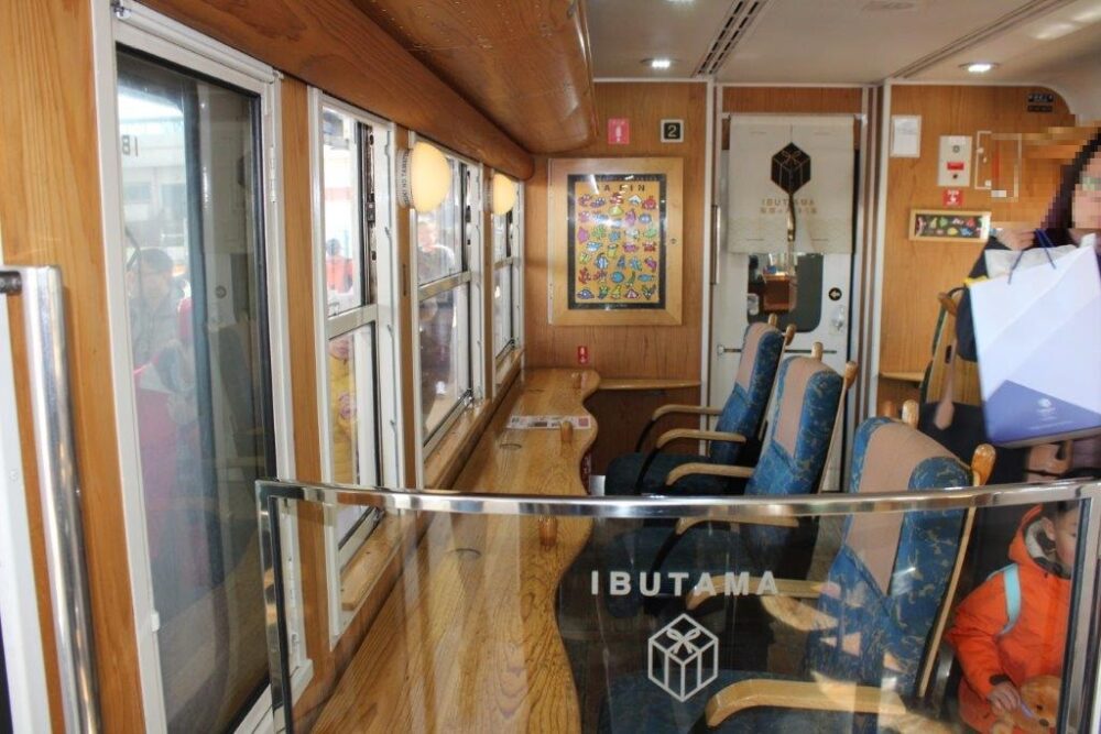 指宿のたまて箱車内の様子