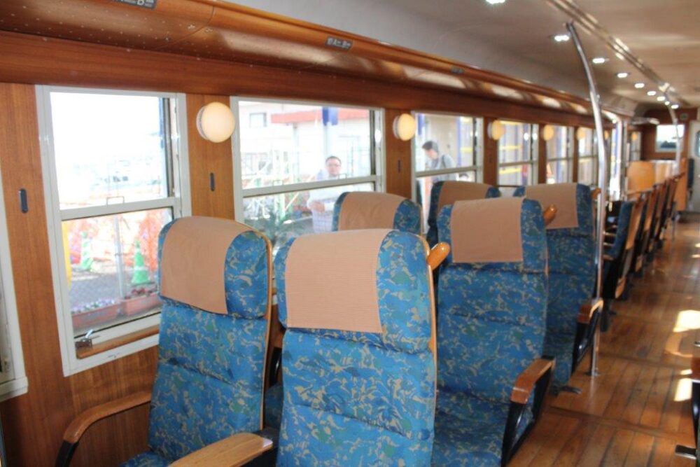 指宿のたまて箱車内の様子