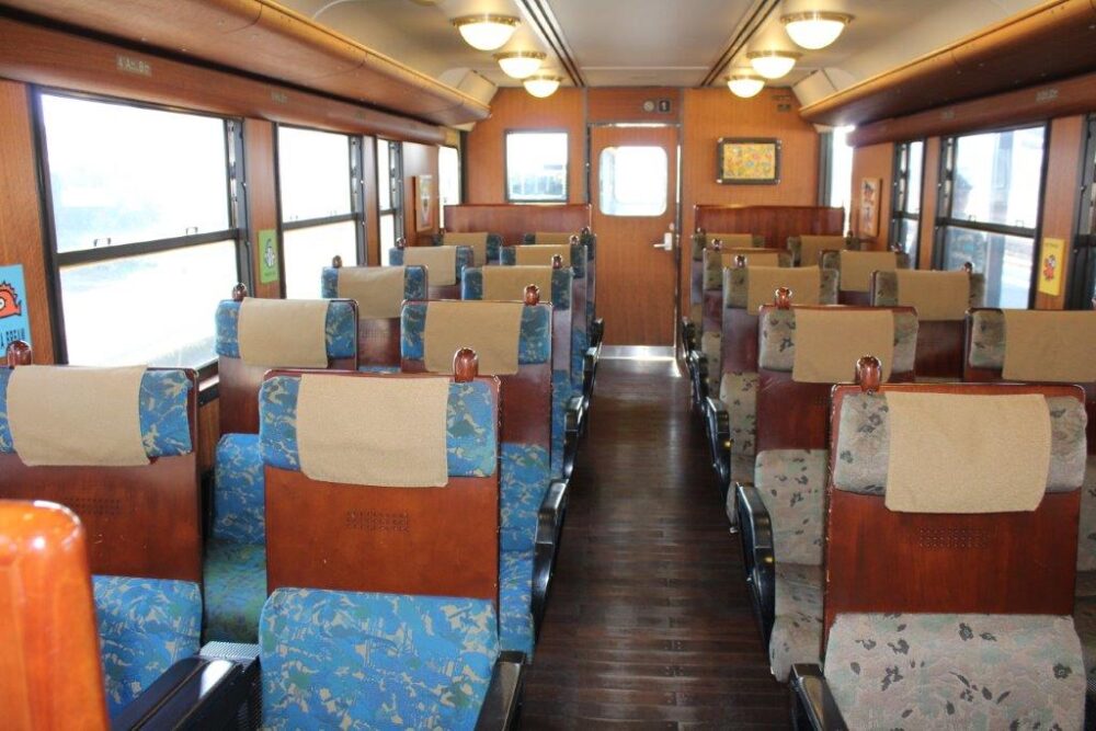 指宿のたまて箱車内の様子