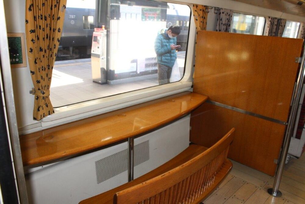 あそぼーい!1号車車内