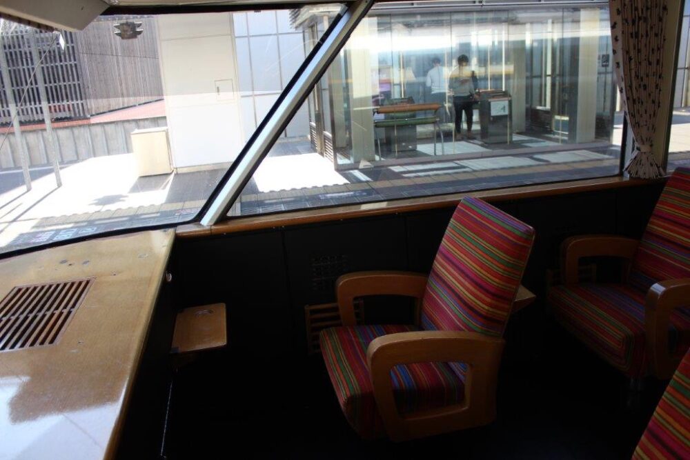 あそぼーい!1号車車内