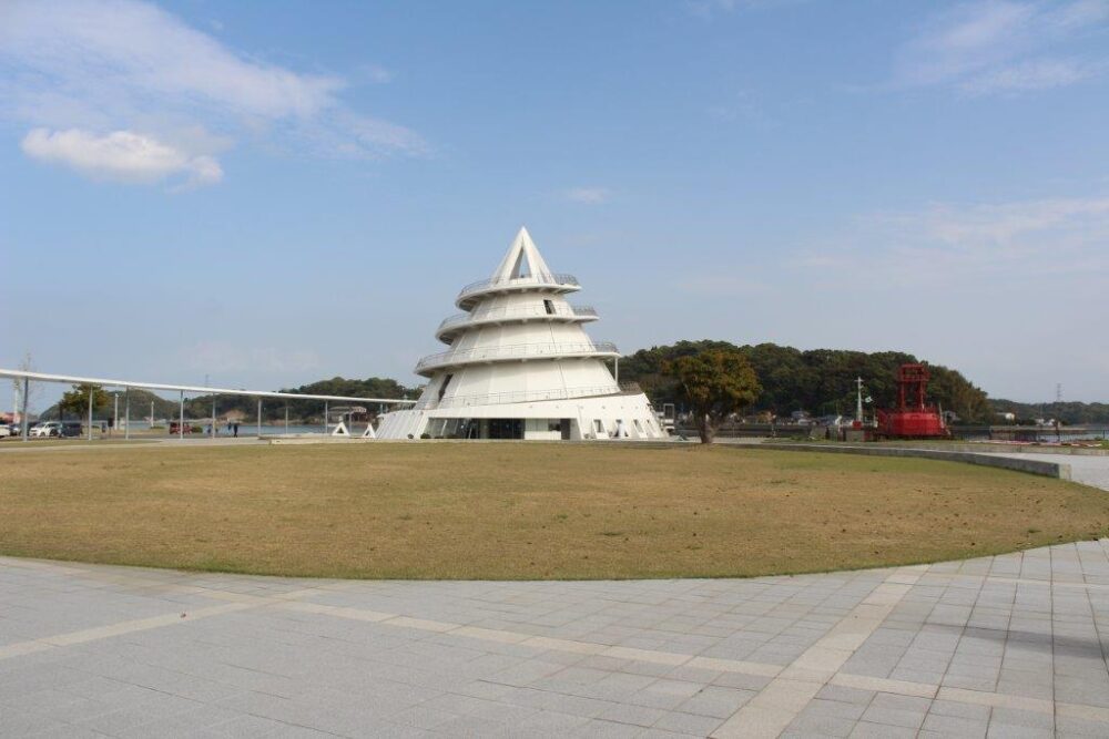 三角港