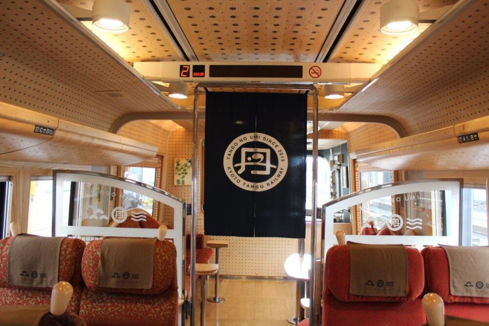 丹後の海車内
