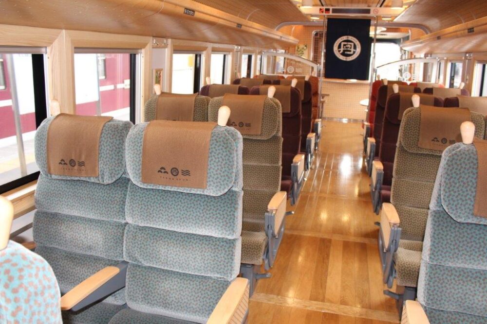 丹後の海車内