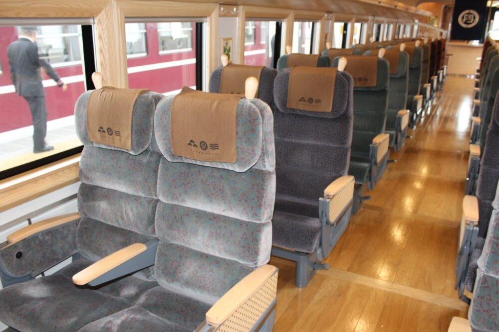 丹後の海車内