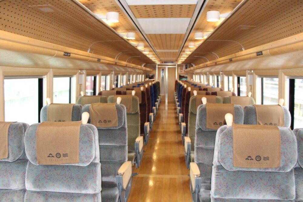 丹後の海車内