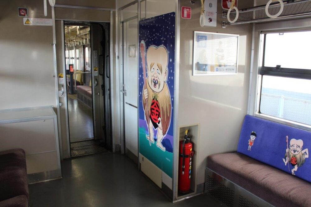 鬼太郎列車車内