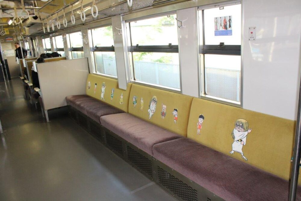 鬼太郎列車車内