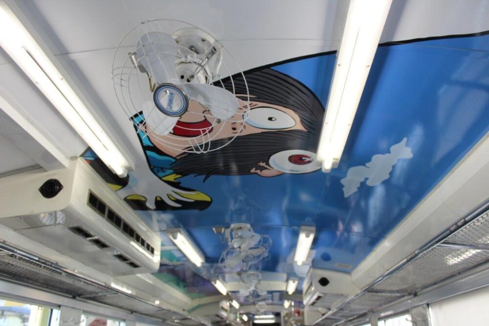 鬼太郎列車車内