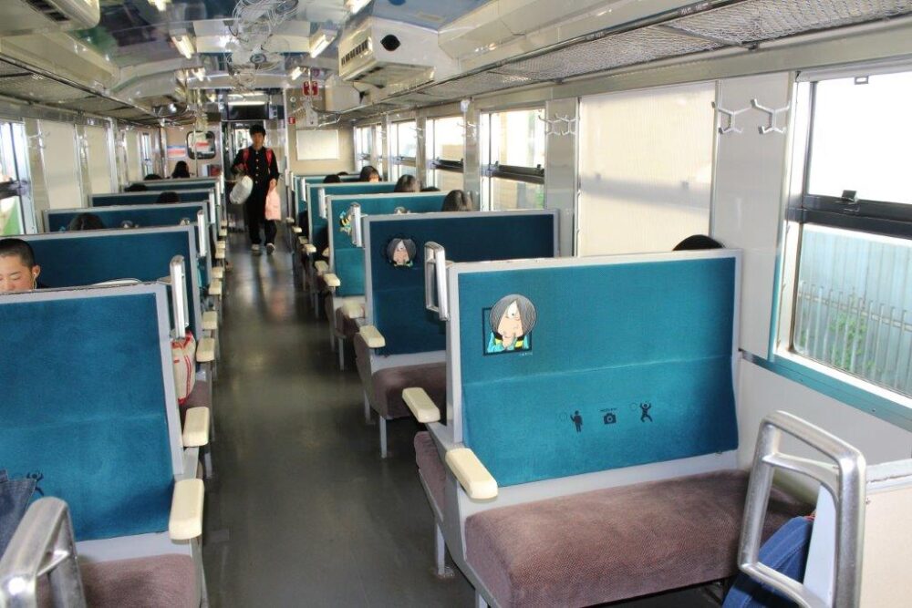 鬼太郎列車車内