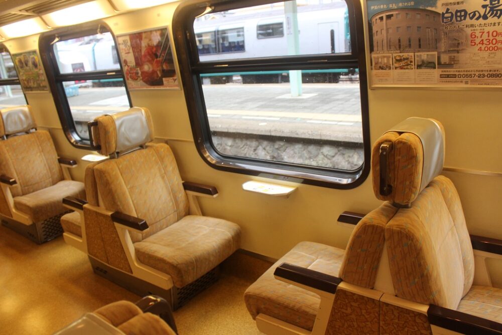 リゾート21黒船電車車内