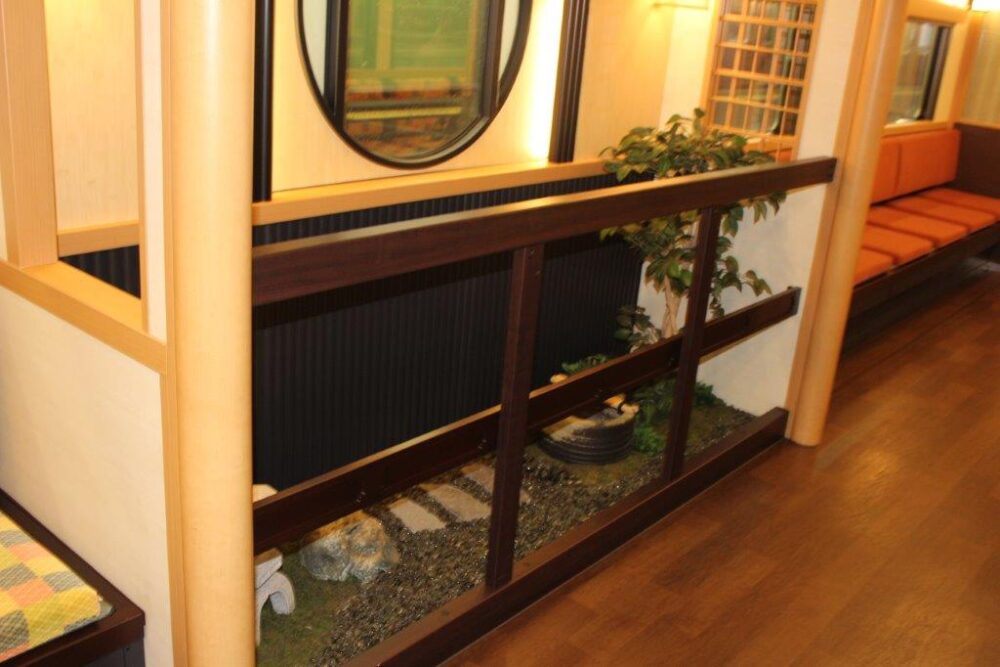京といん 雅洛車内