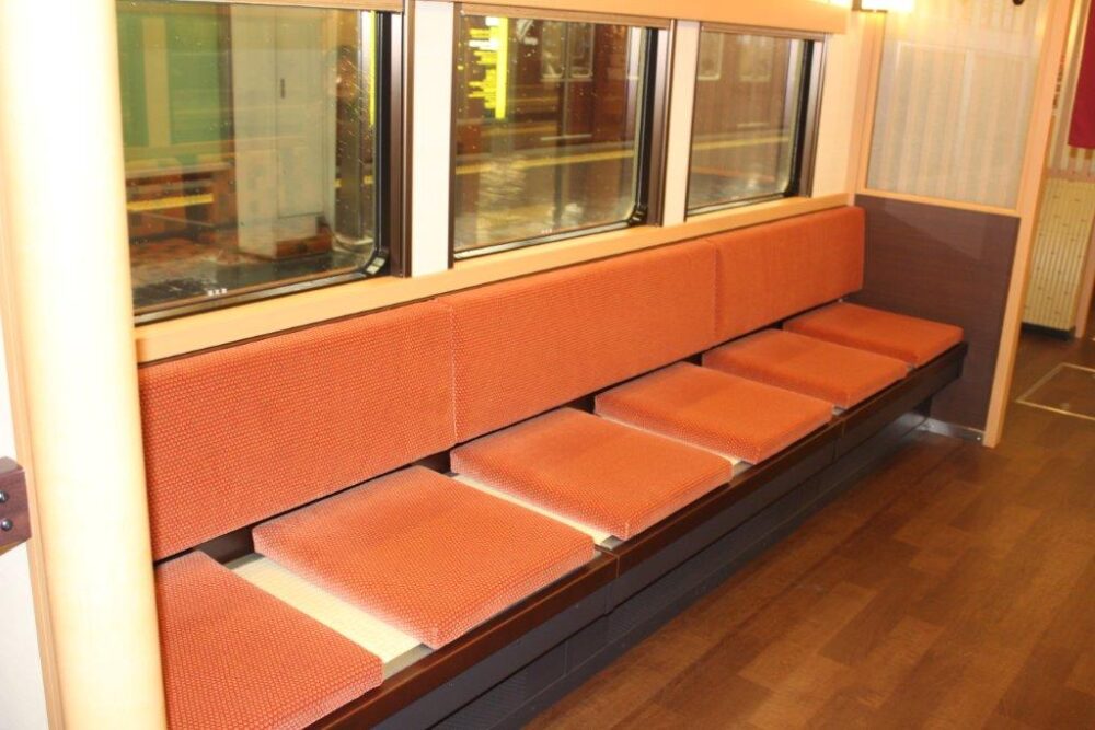 京といん 雅洛車内