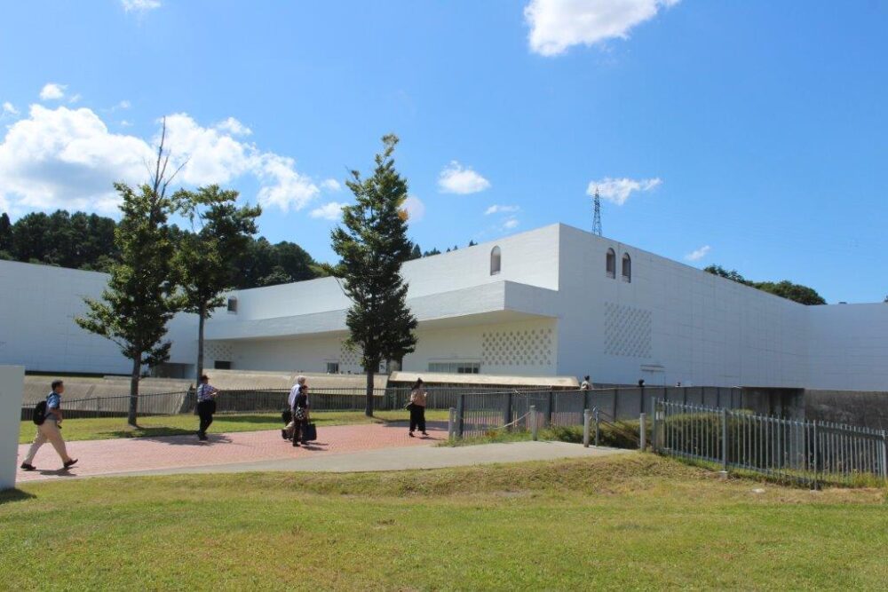青森美術館