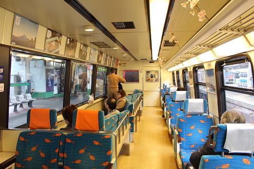 リゾート21キンメ電車車内