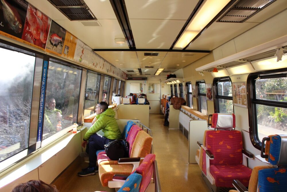 リゾート21キンメ電車車内
