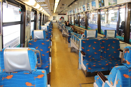 リゾート21キンメ電車車内