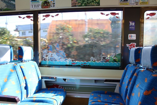 リゾート21キンメ電車車内
