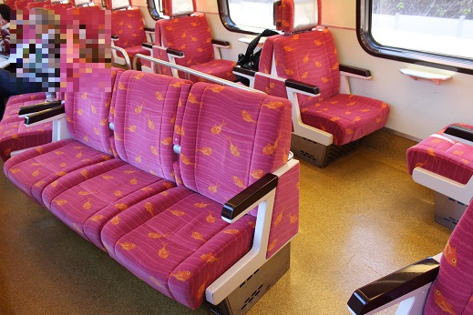 リゾート21キンメ電車車内