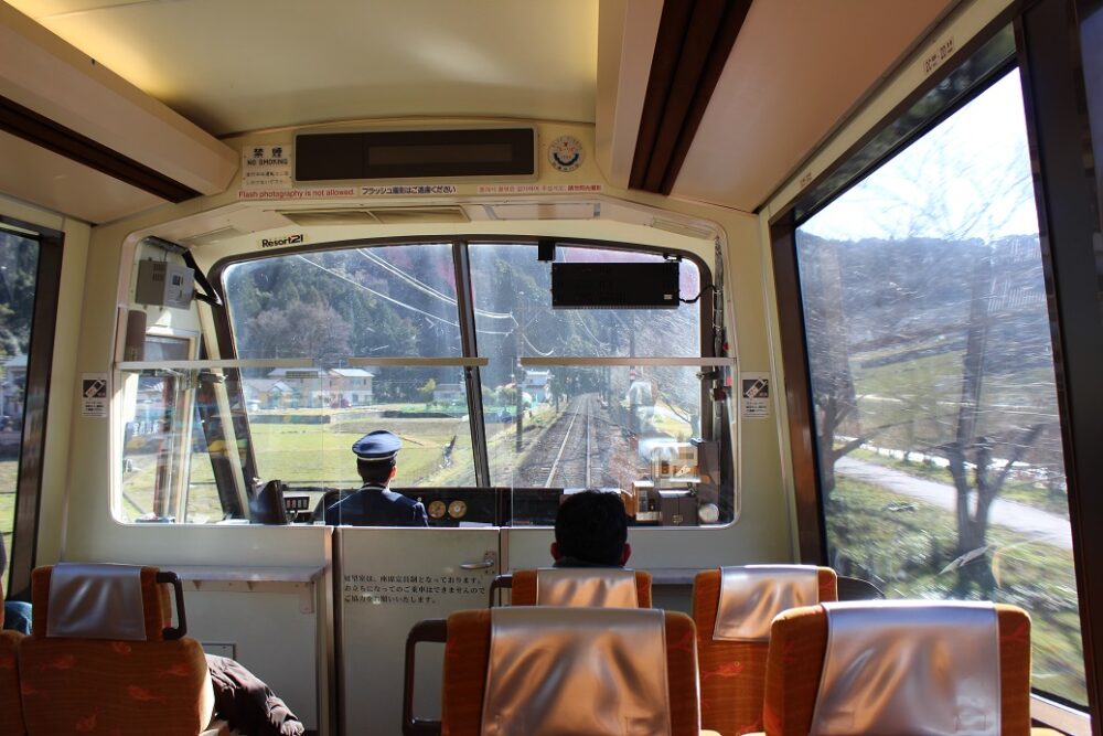 リゾート21キンメ電車車内