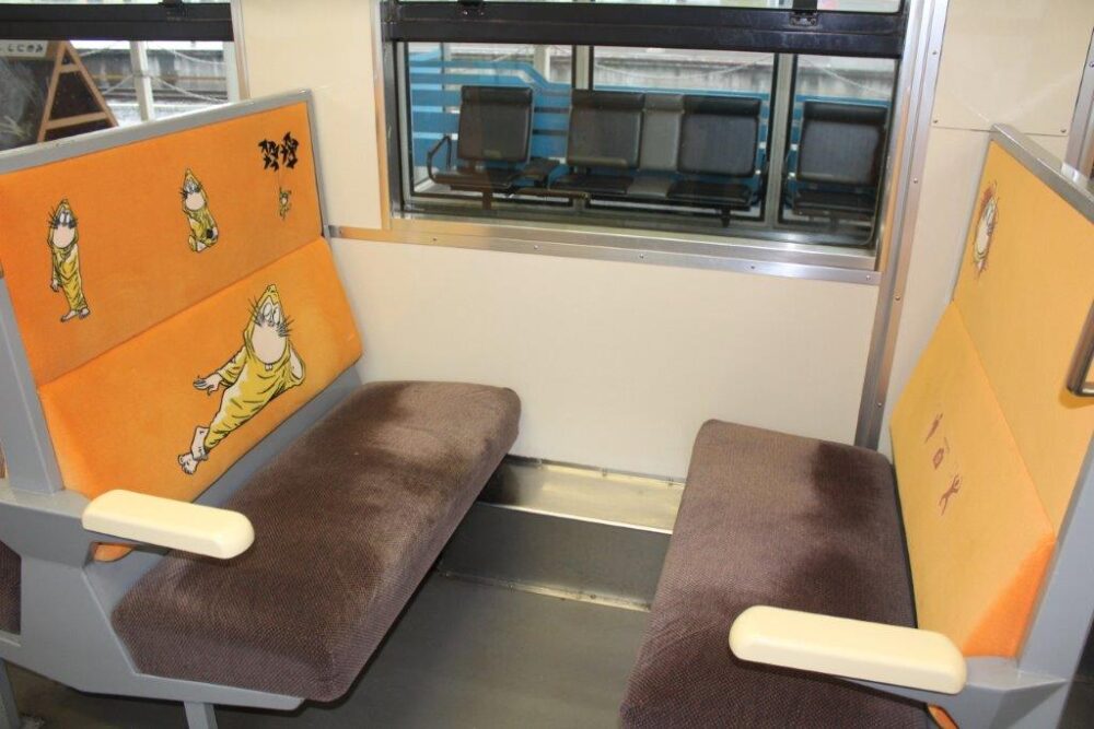 鬼太郎列車車内