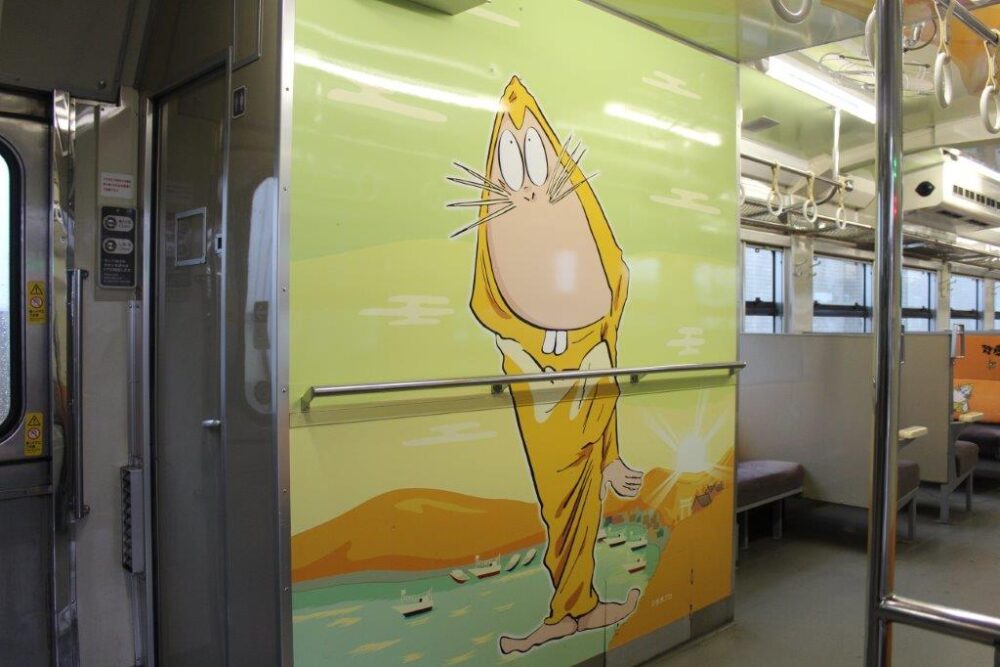 鬼太郎列車車内
