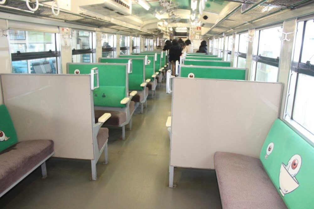 鬼太郎列車車内