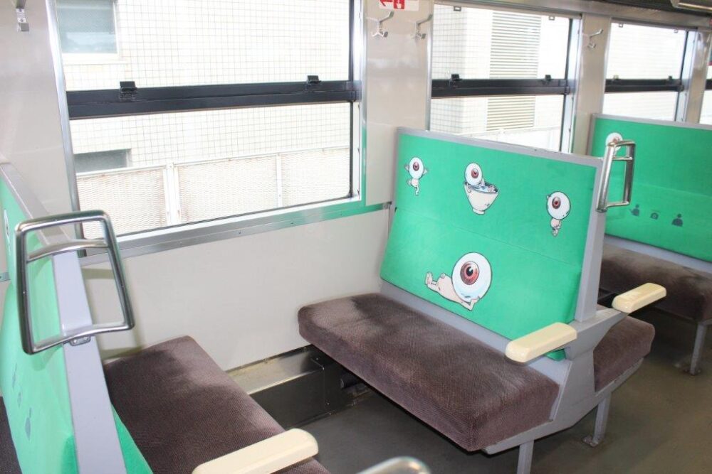 鬼太郎列車車内