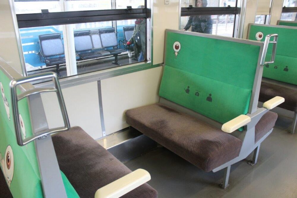 鬼太郎列車車内
