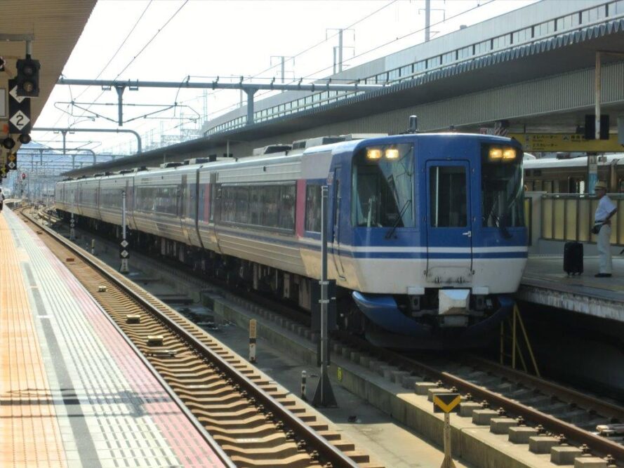 スーパーはくと